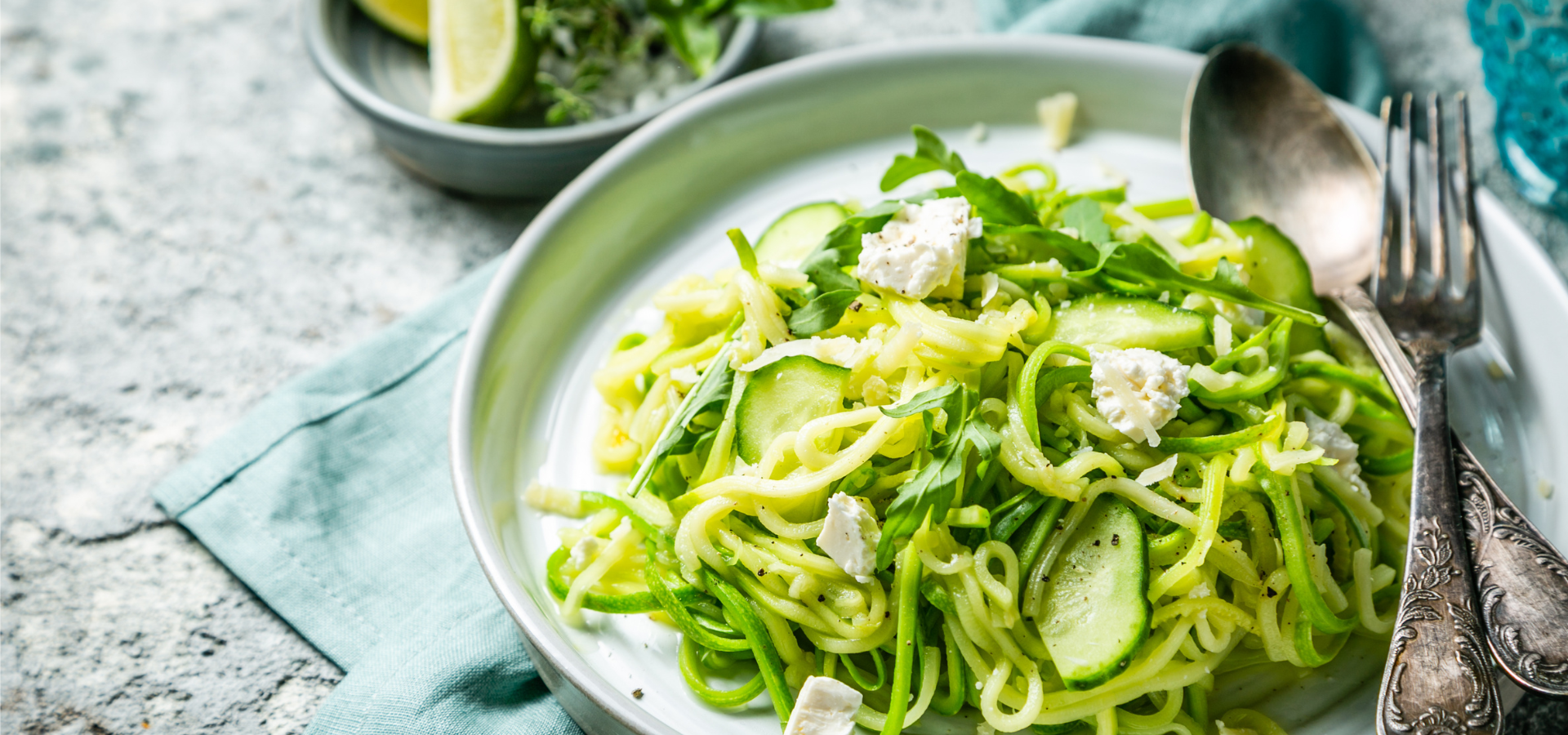 Recette Spaghetti de courgette & sauce avocat-chlorelle Sol Semilla