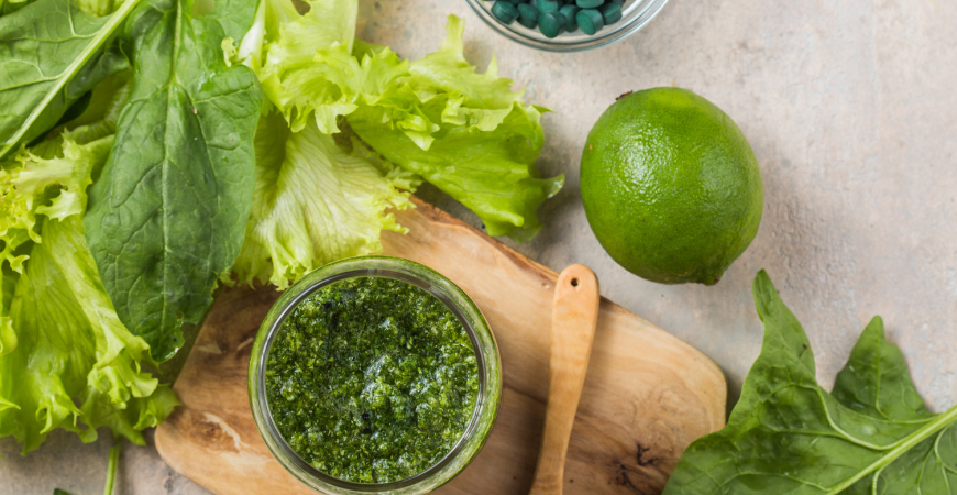 Recette du pesto verde vegan detox à la chlorelle & nopal par Sol Semilla